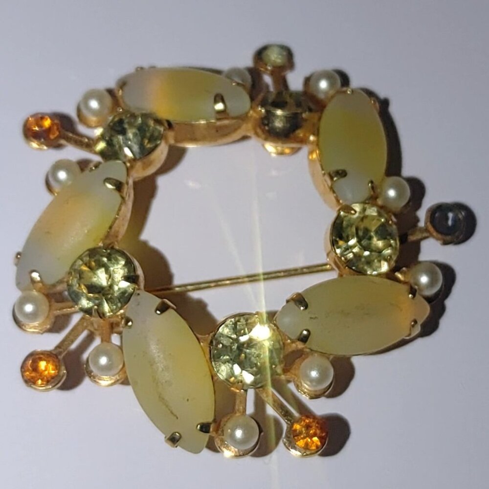 Vintage Open Back Gold Tone Wreath Brooch Faux Pearls Yellow Rhinestones READ